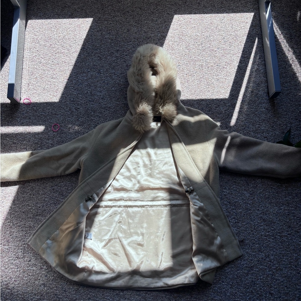 Ueilam Beige Fur-Lined Coat
